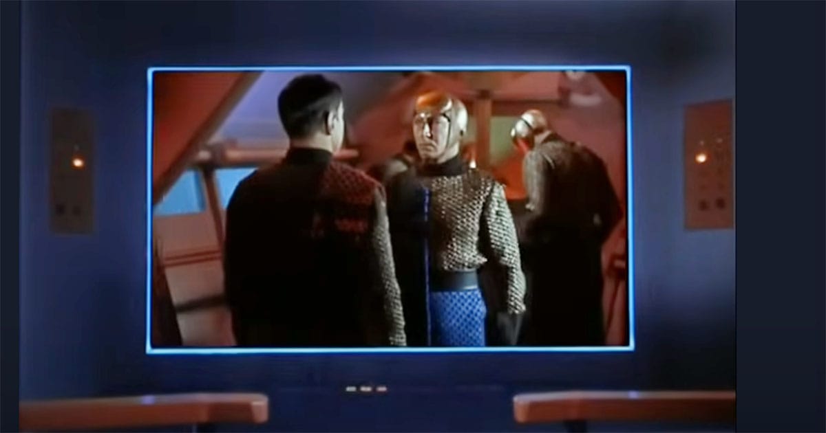 Romulan commander speaking on viewscreen during the Balance of Terror episode in Star Trek