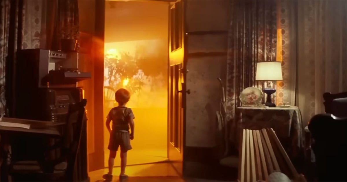 Barry, Jillian’s son, stands at the glowing doorway before his abduction in "Close Encounters of the Third Kind" (1977).