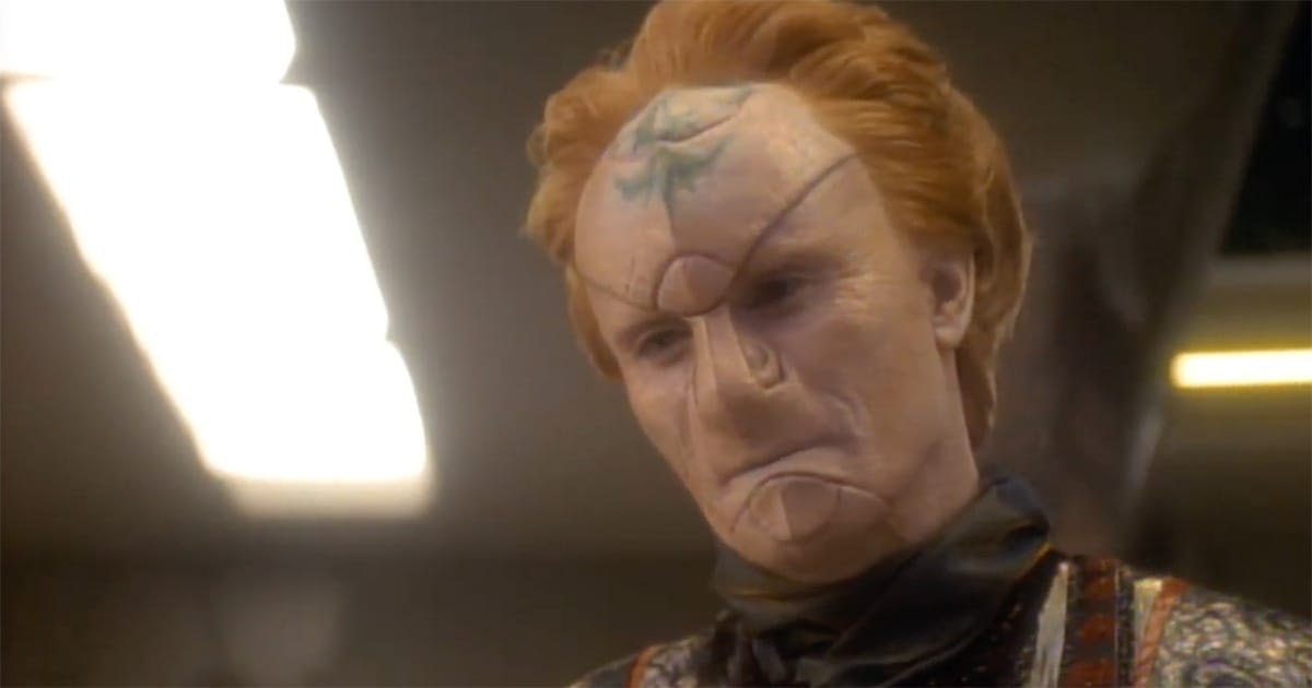 Jeffrey Combs as Tiron in Star Trek Deep Space Nine wearing alien forehead prosthetics.