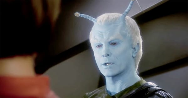 Jeffrey Combs as Andorian commander Shran in Star Trek Enterprise with blue skin and antennae.